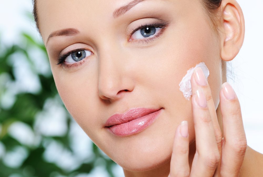 Gluta White Extreme Stronger Light Up And Anti-Aging Day & Night Cream